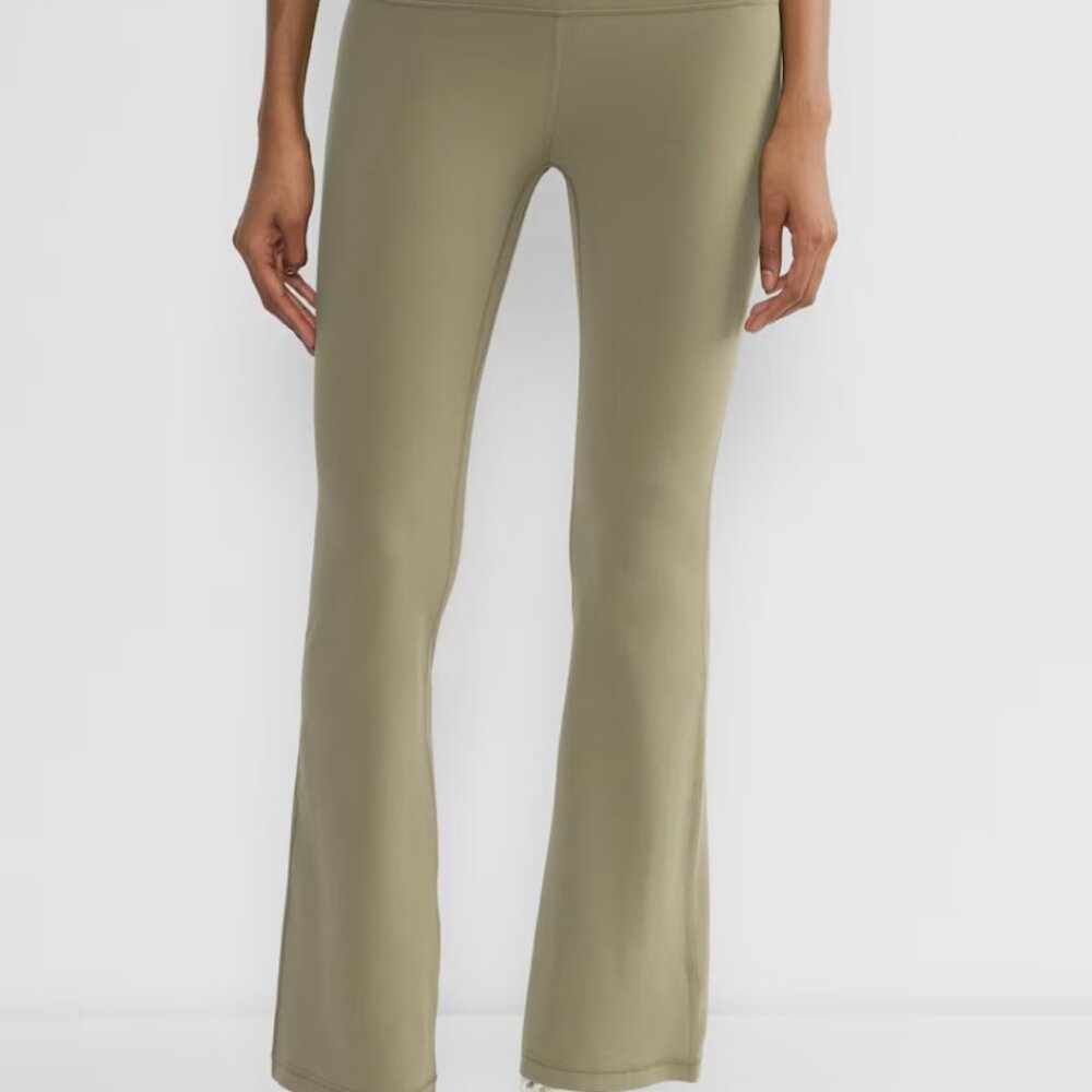 NWT Aritzia GOLDEN BUTTER CHEEKY FLARE 30" Sundried Olive 8 - Picture 2 of 9